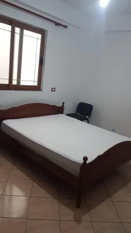 Durres, jepet me qera apartament 1+1+Aneks+Ballkon Kati 2, 60 m² 25.000 € (Rruga Naum Vexhilharxhi Durres)