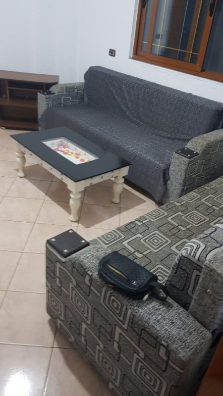 Durres, jepet me qera apartament 1+1+Aneks+Ballkon Kati 2, 60 m² 25.000 € (Rruga Naum Vexhilharxhi Durres)