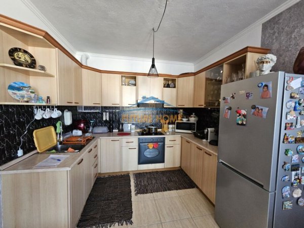 Tirane, jepet me qera apartament 1+1+Ballkon Kati 11, 80 m² 650 € (Rruga e Bogdaneve)