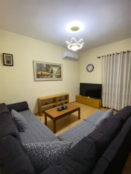 Tirane, jepet me qera apartament 2+1+Ballkon Kati 2, 83 m² 400 € (Astir, Vila L)