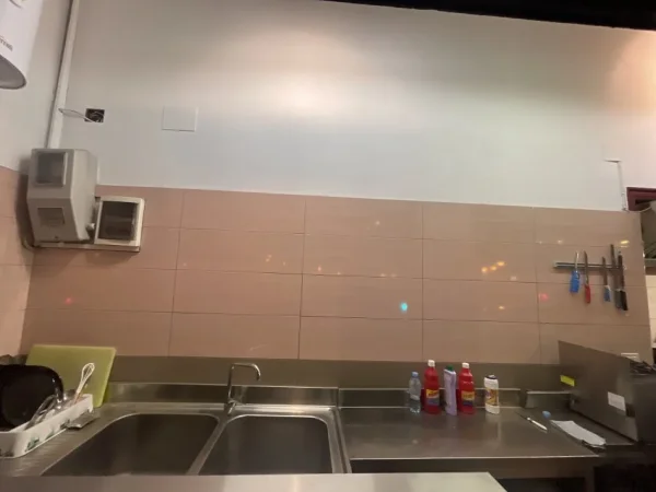 Tirane, jepet me qera bar-resorant Kati 0, 20 m² 2.500 € (21 dhjetori)