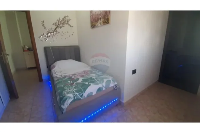 Tirane, jepet me qera apartament 2+1 Kati 6, 67 m² 550 € (Brryli)