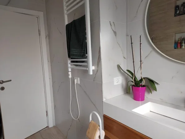 Tirane, shitet apartament 2+1+Aneks+Ballkon Kati 1, 83 m² 120.000 € (fresk)