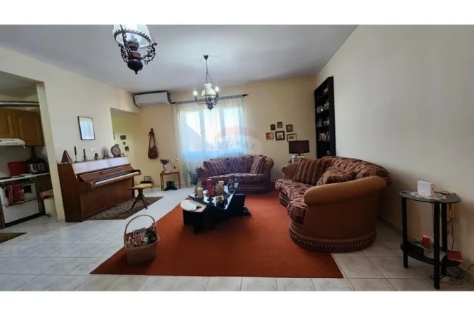 Tirane, shitet apartament 3+1 , 140 m² 155.000 € (Porcelan - Sheshi Shtrauz)