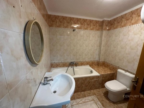 Tirane, jepet me qera apartament 2+1 Kati 5, 100 m² 800 € (qender)