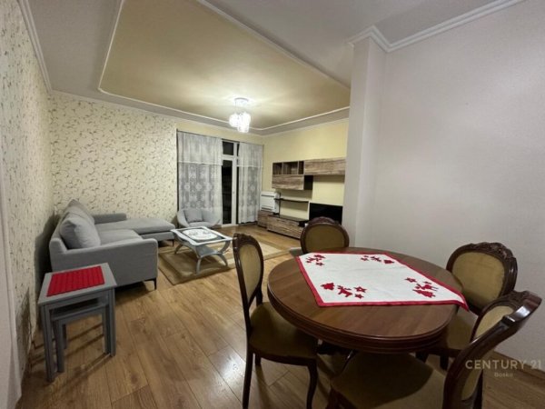 Tirane, jepet me qera apartament 2+1 Kati 5, 100 m² 800 € (qender)