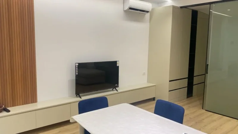 Tirane, jepet me qera apartament 1+1+Ballkon Kati 9, 70 m² 500 € (Rr. Teodor Keko, Astir)