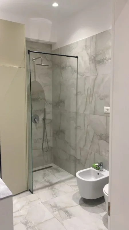 Tirane, jepet me qera apartament 1+1+Ballkon Kati 9, 70 m² 500 € (Rr. Teodor Keko, Astir)