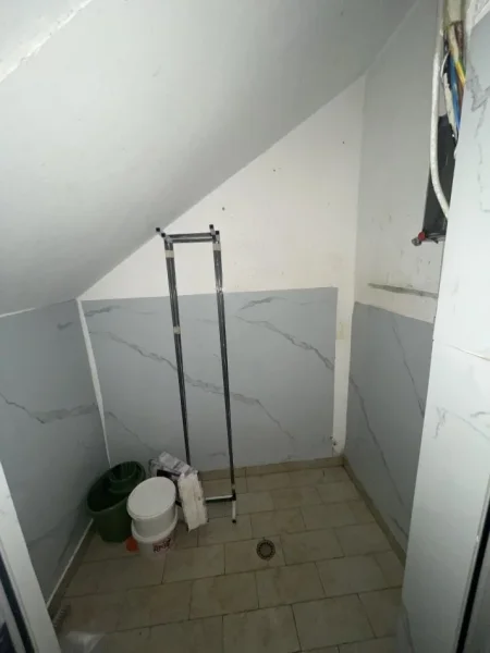 Tirane, jepet me qera ambjent biznesi Kati 0, 50 m² 1.500 € (21 dhjetori)