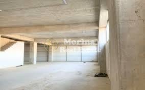 Tirane, jepet me qera magazine Kati 0, 90 m² 450 € (Rruga e kokonezeve/Kodra e Priftit)