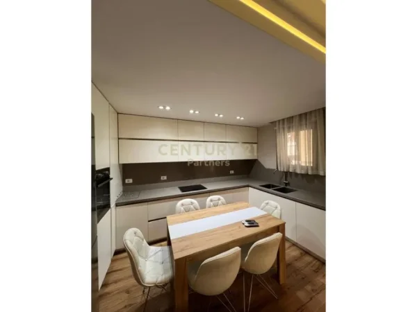 Tirane, jepet me qera apartament Kati 2, 100 m² 1.000 € 