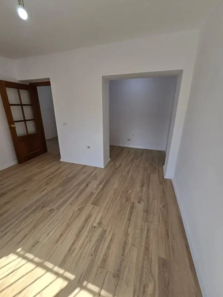 Tirane, shitet apartament 2+1+Aneks+Ballkon Kati 1, 82 m² 138.000 € (ali demi)
