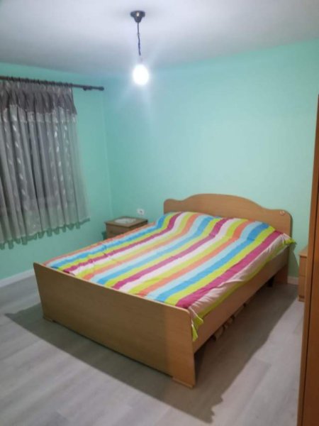 Tirane, shes apartament 1+1+BLK Kati 5, 57 m² 55.000 Euro (Kryqezimi medrese)