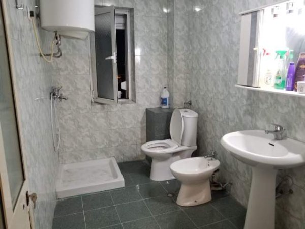 Tirane, shes apartament 1+1+BLK Kati 5, 57 m² 55.000 Euro (Kryqezimi medrese)