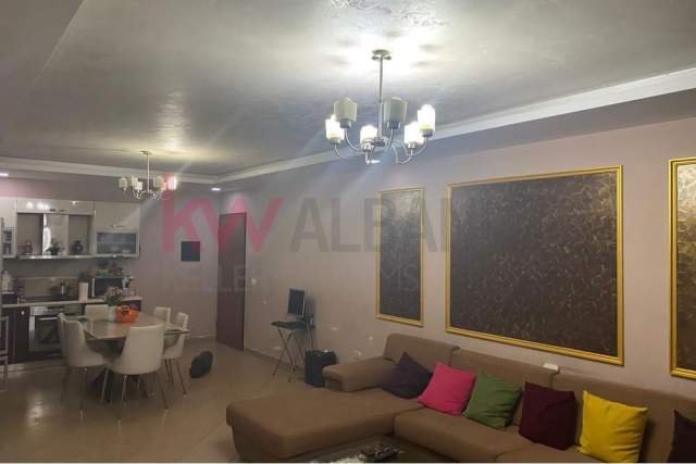 Tirane, shitet apartament 2+1 Kati 5, 104 m² 140.000 Euro (Rruga e Kavajes/21 Dhjetori)