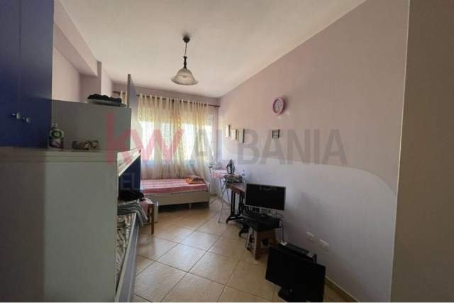 Tirane, shitet apartament Kati 4, 110 m² 140.000 Euro