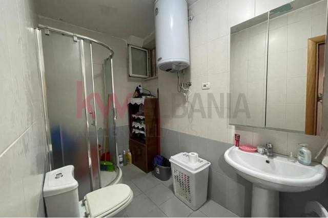 Tirane, shitet apartament Kati 4, 110 m² 140.000 Euro