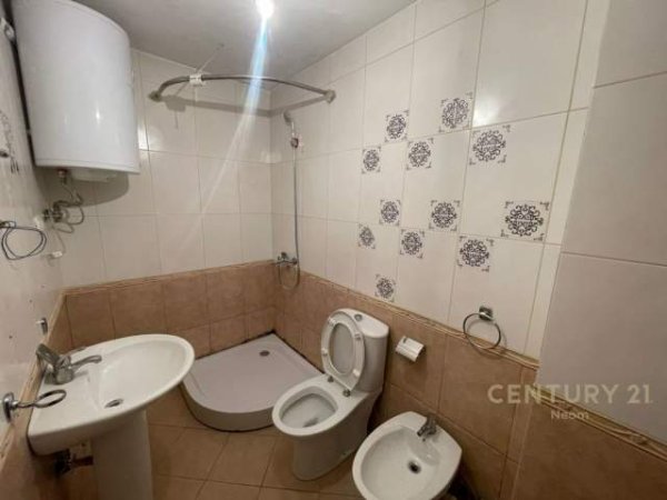 Tirane, jepet me qera apartament 1+1+BLK Kati 4, 63 m² 280 Euro (Kompleks Colombo)