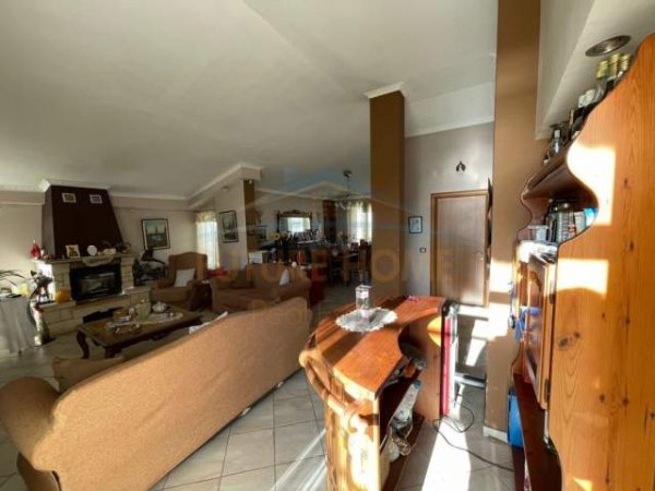 Durres, shitet apartament duplex 3+1+BLK Kati 6, 402 m² 240.000 Euro (PLAZH-HEKURADHA)