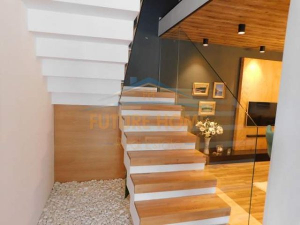 Durres, shitet apartament duplex 2+1 Kati 4, 224 m² 180.000 Euro (Kopshti Sotir Noka)