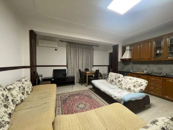 Tirane, jepet me qera apartament 2+1+BLK Kati 4, 100 m² 400 Euro (Rruga Muhamed Gjollesha)