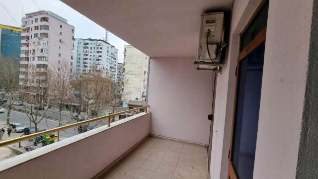Tirane, jepet me qera 2+1+BLK Kati 4, 106 m² 900 Euro