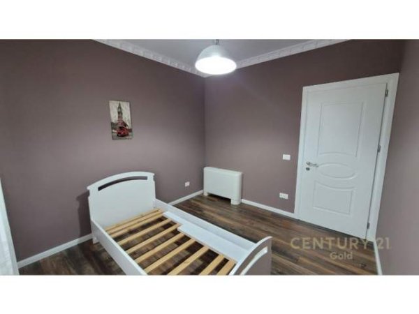 Tirane, jepet me qera apartament 2+1+BLK Kati 2, 100 m² 700 Euro (kopshti botanik)