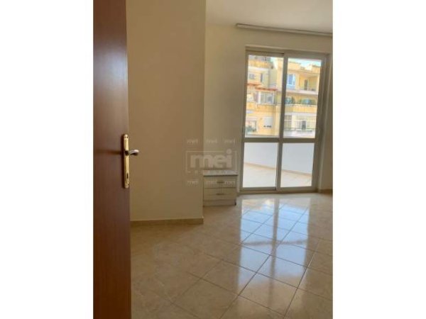 Tirane, jepet me qera apartament 2+1+BLK Kati 7, 110 m² 400 Euro (Selvia)