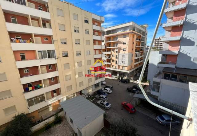 Vlore, ofert apartament duplex 3+1+BLK Kati 5, 155 m² 97.000 Euro (Rruga Hysni Alimerko)