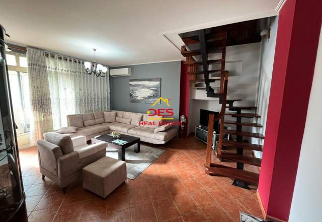 Vlore, ofert apartament duplex 3+1+BLK Kati 5, 155 m² 97.000 Euro (Rruga Hysni Alimerko)