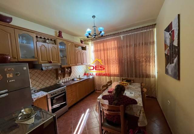 Vlore, ofert apartament duplex 3+1+BLK Kati 5, 155 m² 97.000 Euro (Rruga Hysni Alimerko)