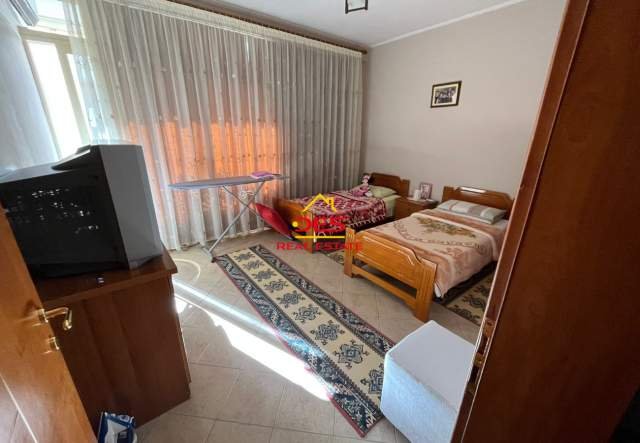 Vlore, ofert apartament duplex 3+1+BLK Kati 5, 155 m² 97.000 Euro (Rruga Hysni Alimerko)
