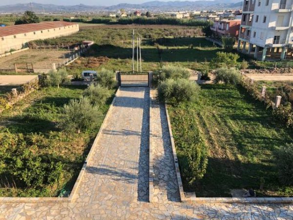 Fier, shitet apartament 2+1 Kati 3, 1.400 m² 400.000 Euro (Fier, lagja Sheqi i Vogel)