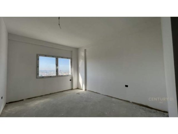 Tirane, shitet apartament 3+1+BLK Kati 3, 151 m² 195.000 Euro (Liqeni Farkes)