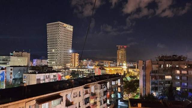 Super Apartament 2+1 jepet me qera - Qender - Pazari i Ri