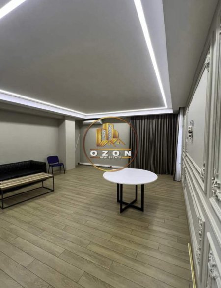 Tirane, jepet me qera ambjent biznesi Kati 1, 514 m² 7.710 Euro (Blloku)