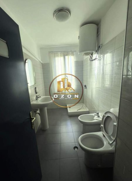 Tirane, jepet me qera ambjent biznesi Kati 1, 514 m² 7.710 Euro (Blloku)