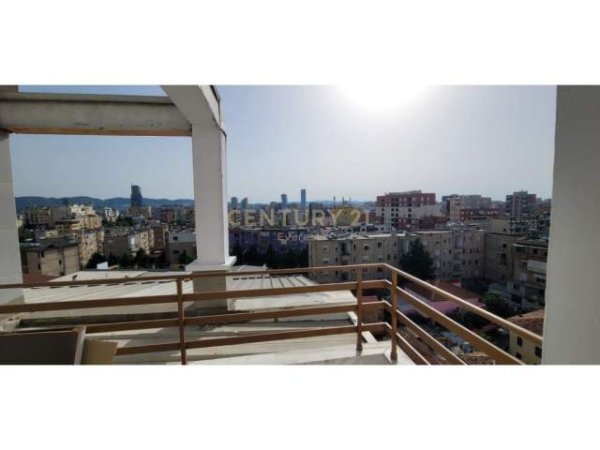 Tirane, jepet me qera apartament 1+1 Kati 7, 77 m² 450 Euro (Brryl)