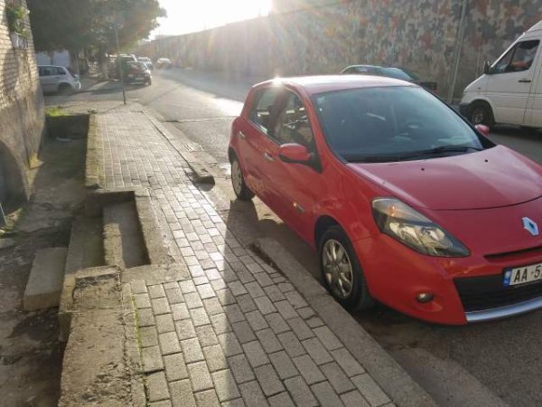 Tirane, shes makine Renault Clio Viti 2011, 4.800 Euro