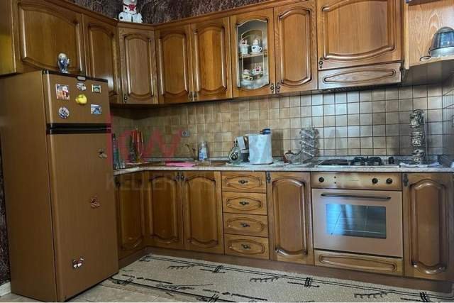 Tirane, shitet apartament 2+1 Kati 5, 100 m² 140.000 Euro (Rruga Muhamed Gjollesha)