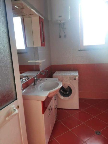 Tirane, jepet me qera shtepi 3+1+BLK Kati 2, 170 m² 50.000 Leke (Porcelan)