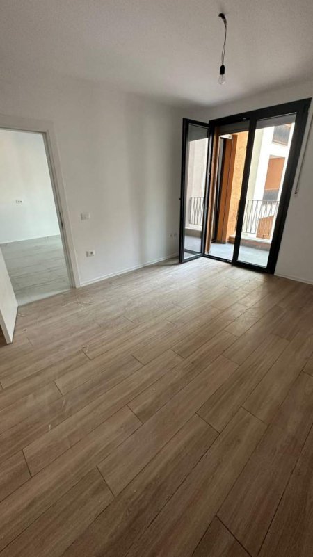 Tirane, jepet me qera apartament 1+1+BLK Kati 6, 60 m² 38.000 Leke (kongresi maastirit)