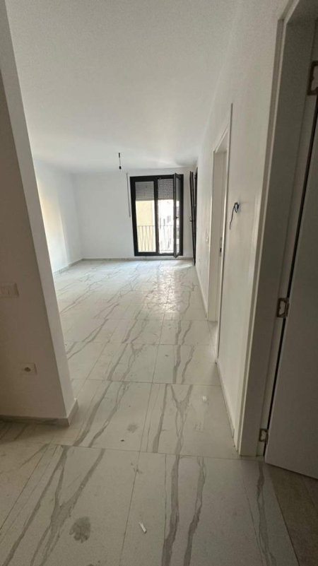 Tirane, jepet me qera apartament 1+1+BLK Kati 6, 60 m² 38.000 Leke (kongresi maastirit)