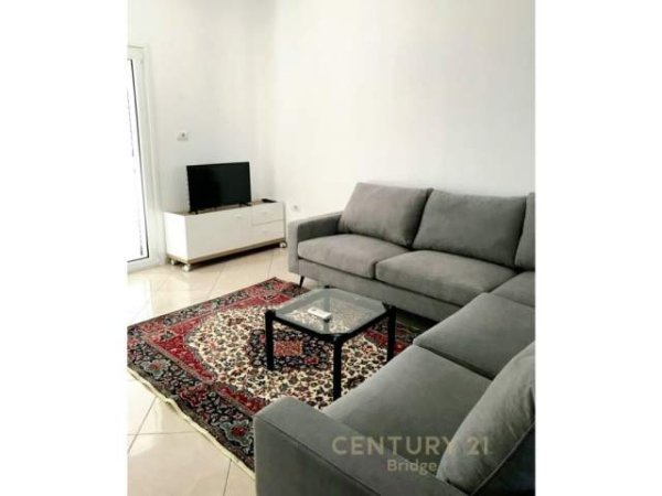 Tirane, jepet me qera apartament 1+1 Kati 3, 70 m² 270 Euro Astir