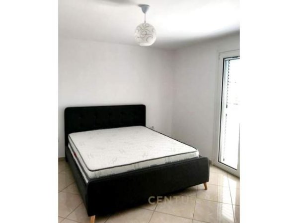 Tirane, jepet me qera apartament 1+1 Kati 3, 70 m² 270 Euro Astir