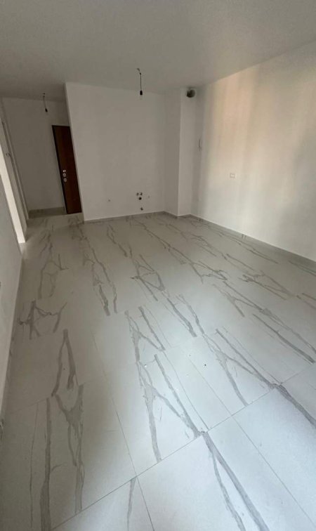 Tirane, jepet me qera apartament 1+1+BLK Kati 6, 60 m² 38.000 Leke (kongresi maastirit)