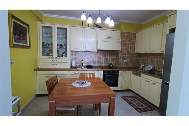 Tirane, jepet me qera apartament 2+1+BLK Kati 7, 130 m² 550 Euro (Zogu i zi)