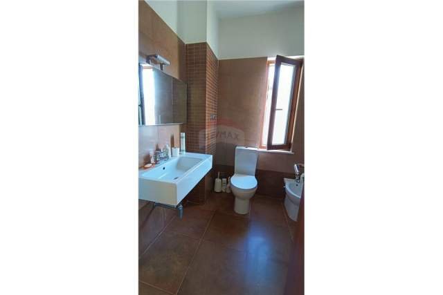 Tirane, jepet me qera apartament 2+1+BLK Kati 7, 130 m² 550 Euro (Zogu i zi)