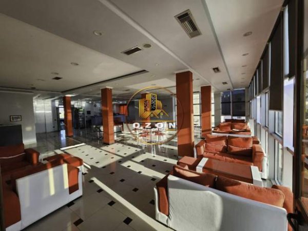 Tirane, jepet me qera ambjent biznesi Kati 2, 330 m² 1.500 Euro (Sauk)