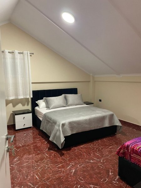 Tirane, jepet me qera Vile Kati 4, 3.500 m² 3.500 € (RRUGA E ELBASANIT)